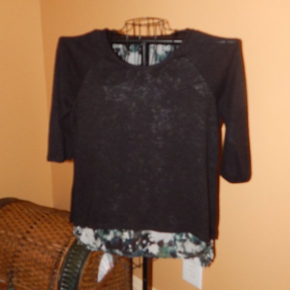 Ladies NY&C New York & Company Layered look Sweater - Blouse  Size L  3/4 Sleeve - Picture 4 of 7